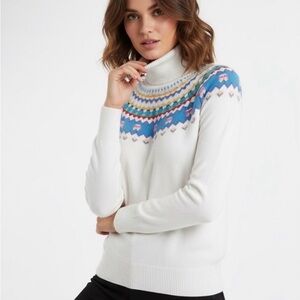 L.L. Bean Women's Cream and Blue Patterned Turtleneck Sweater